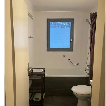 Staubbach Amazing Waterfall View アパート